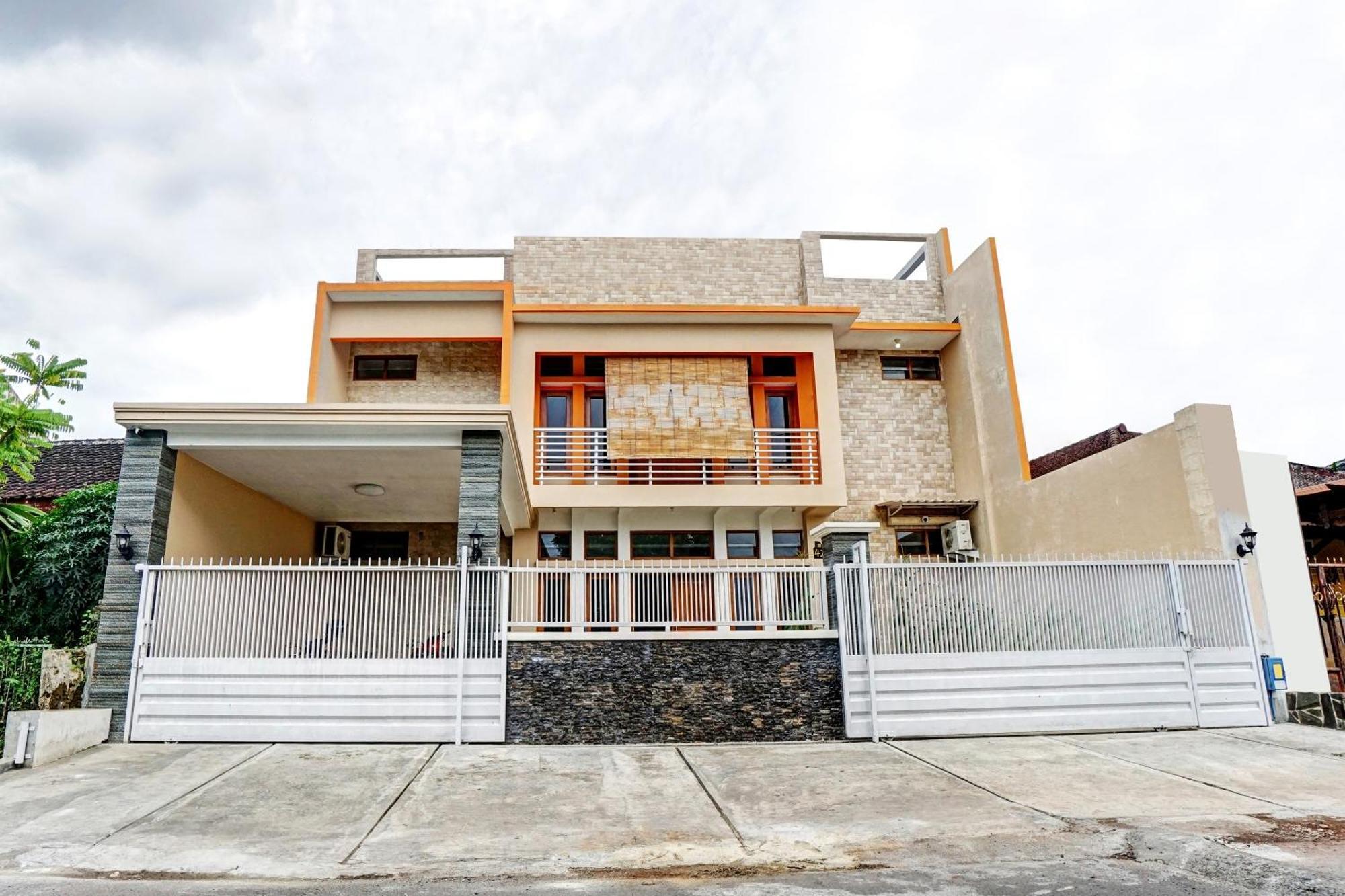 Avisha Guest House Syariah Маланг Екстериор снимка
