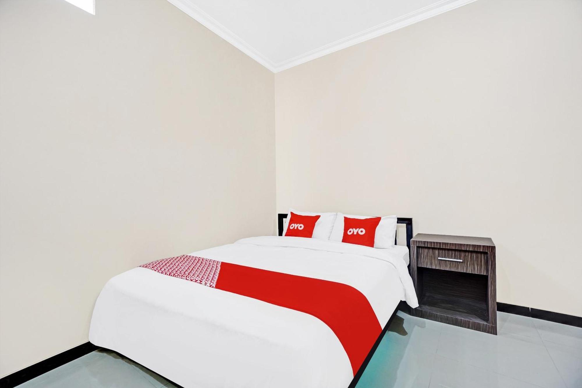 Avisha Guest House Syariah Маланг Екстериор снимка