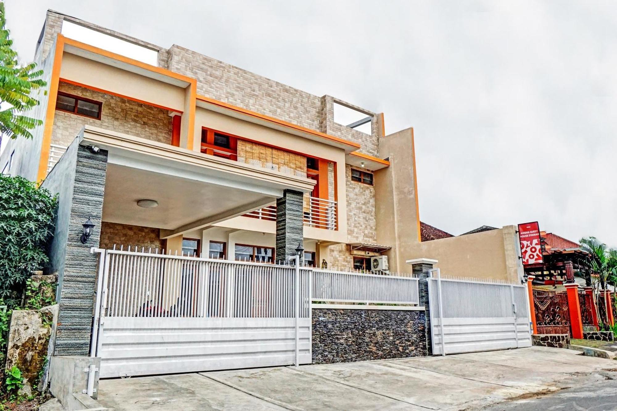 Avisha Guest House Syariah Маланг Екстериор снимка
